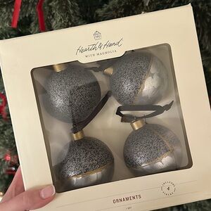 Hearth and Hand Ornaments Set